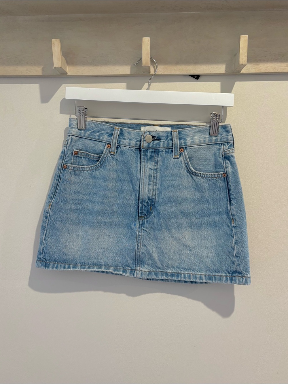 Aritzia Denim Forum ’90s Ricci Denim Skirt